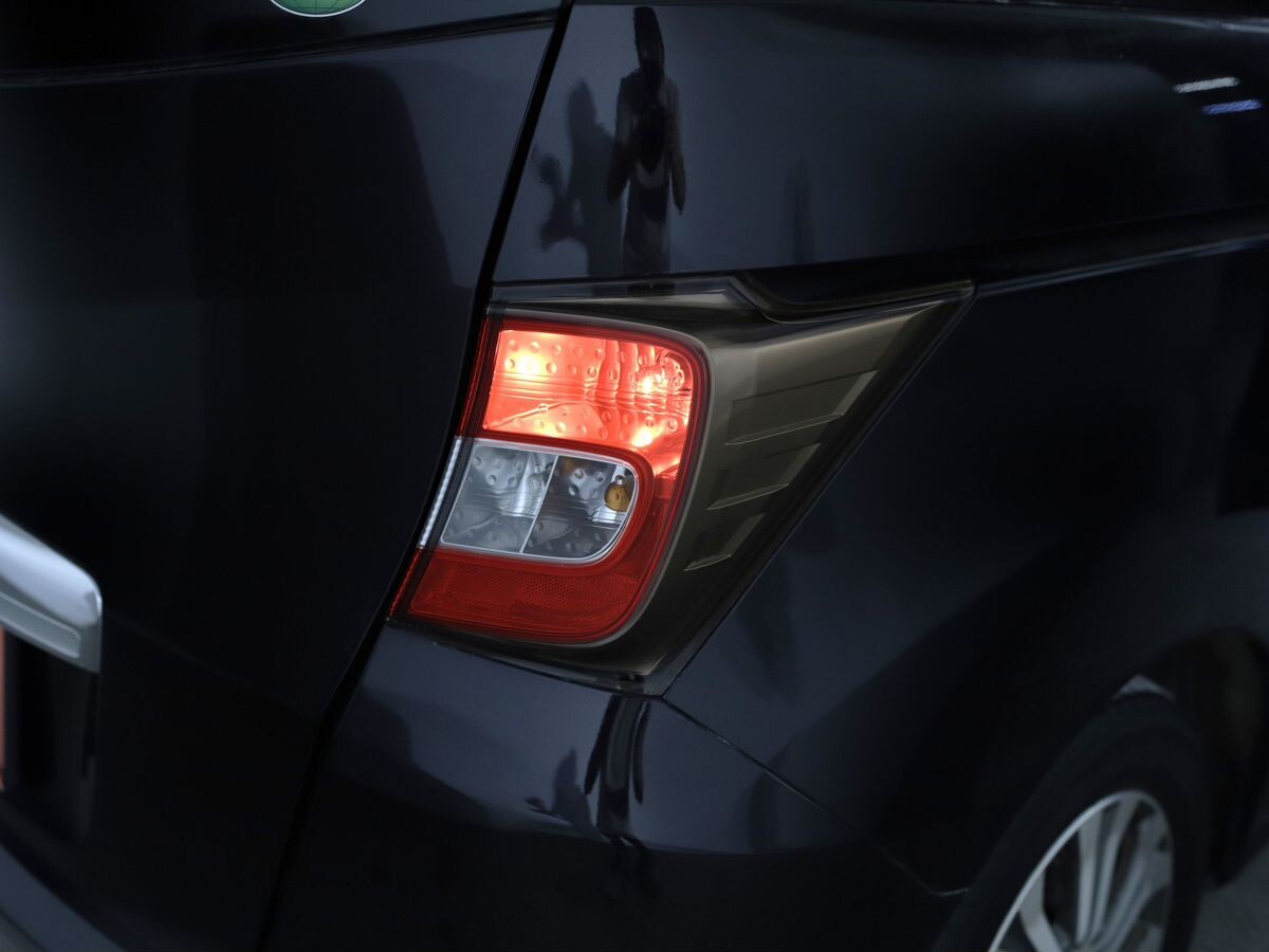 Honda Freed Spike 2012 - фото автомобиля