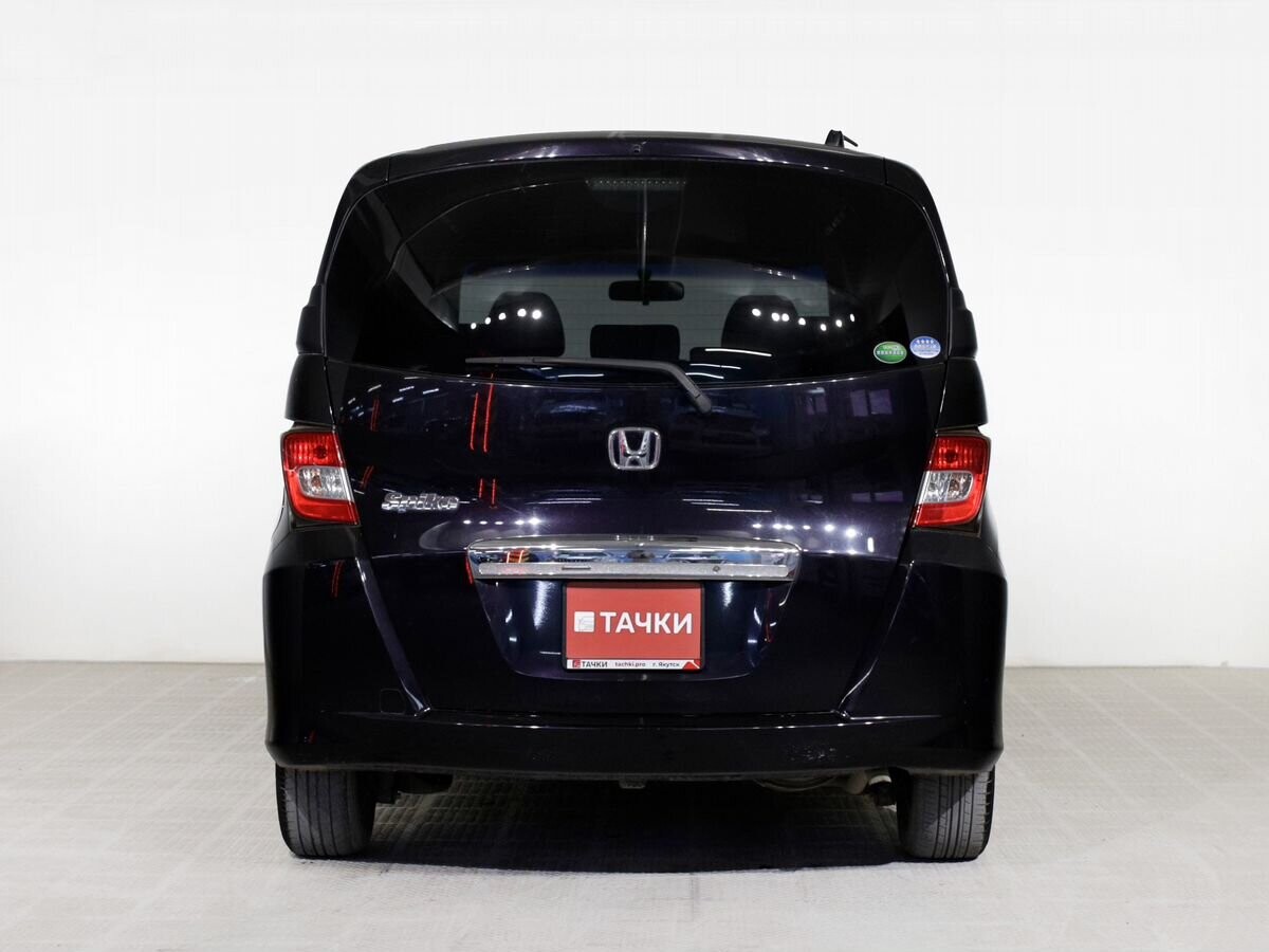 Honda Freed Spike 2012 - фото автомобиля