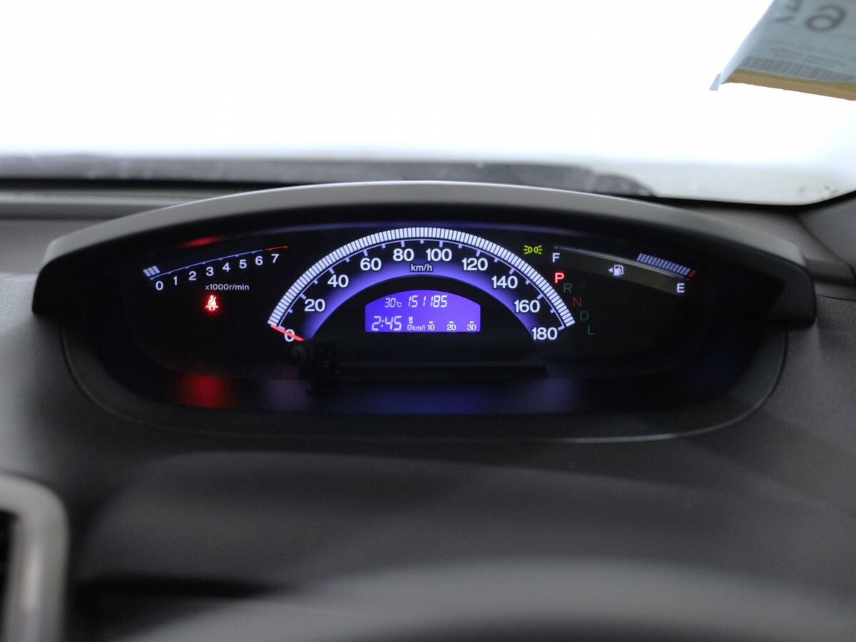Honda Freed Spike 2012 - фото автомобиля
