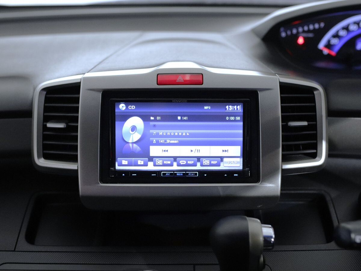 Honda Freed Spike 2012 - фото автомобиля
