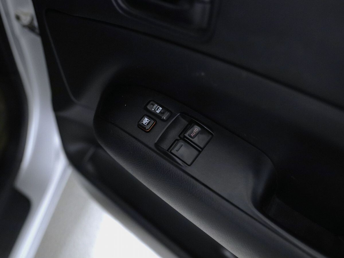 Toyota Succeed 2017 - фото автомобиля