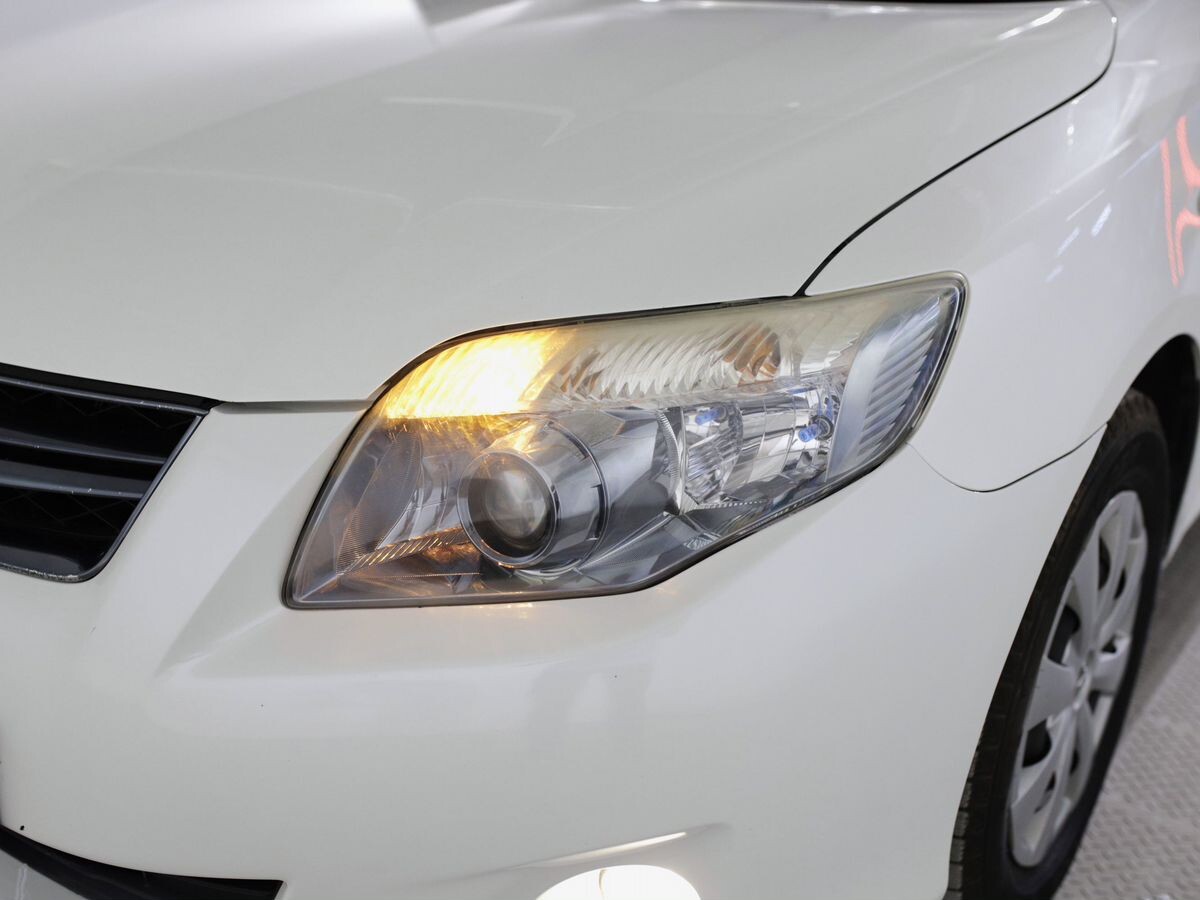 Toyota Corolla Fielder 2010 - фото автомобиля