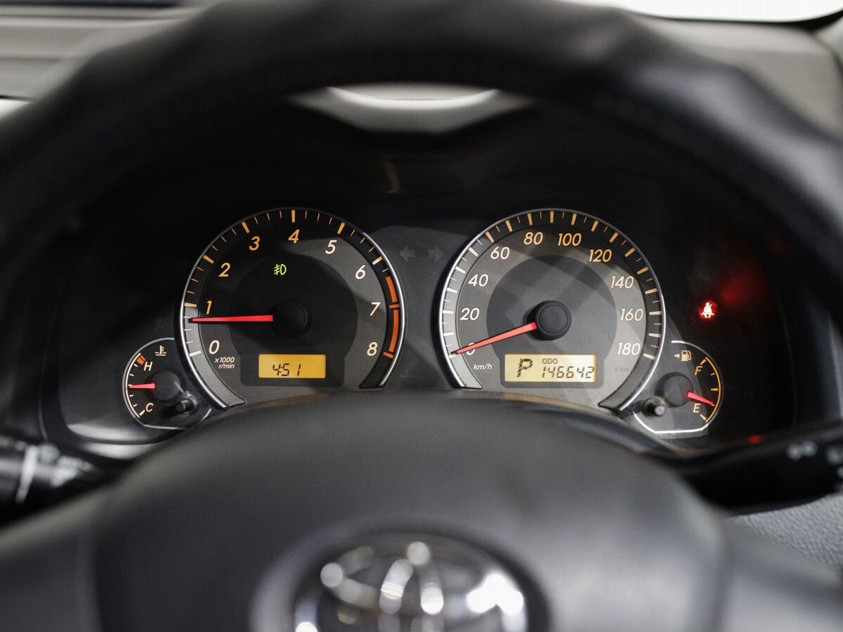 Toyota Corolla Fielder 2010 - фото автомобиля
