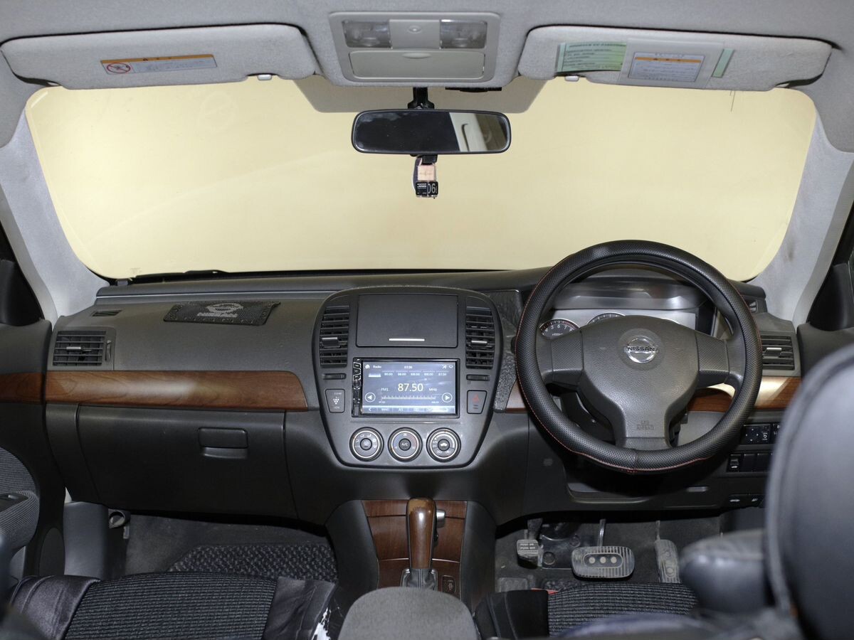 Nissan Bluebird Sylphy 2008 - фото автомобиля