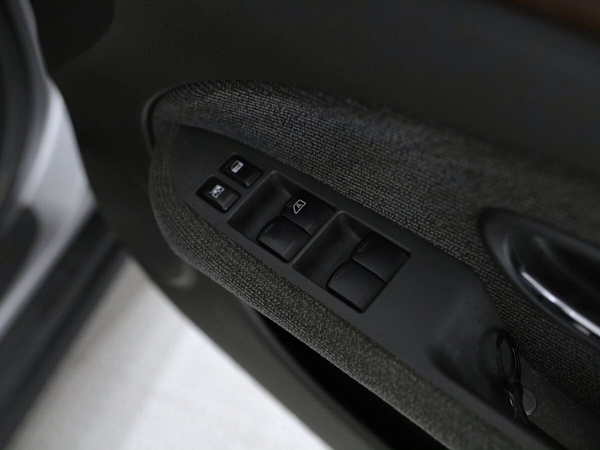 Nissan Bluebird Sylphy 2008 - фото автомобиля