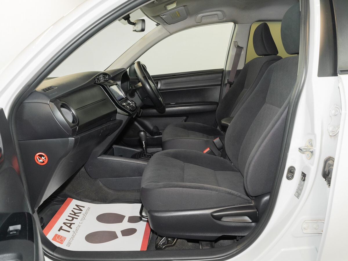Toyota Corolla Axio 2014 - фото автомобиля