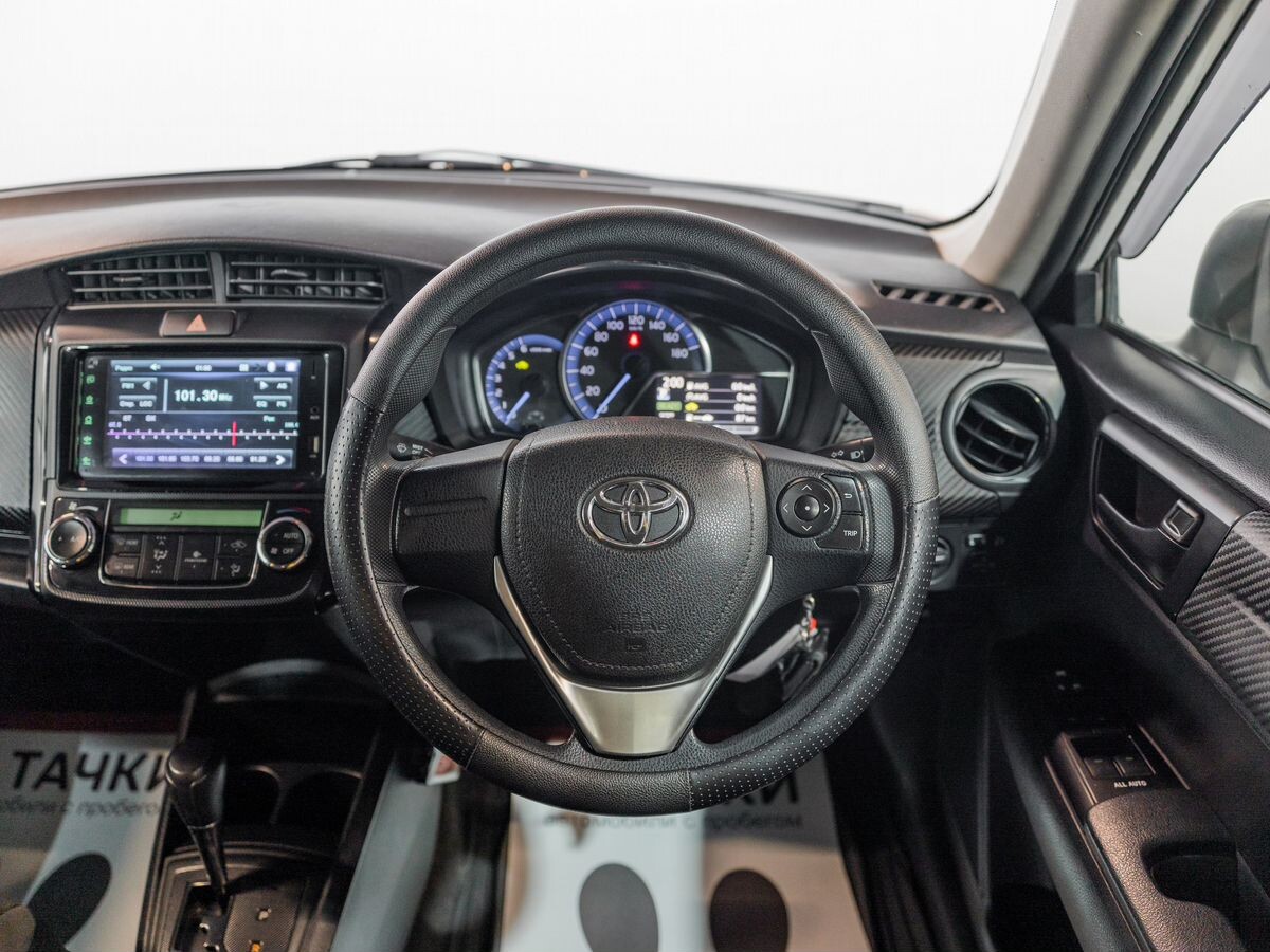 Toyota Corolla Axio 2014 - фото автомобиля