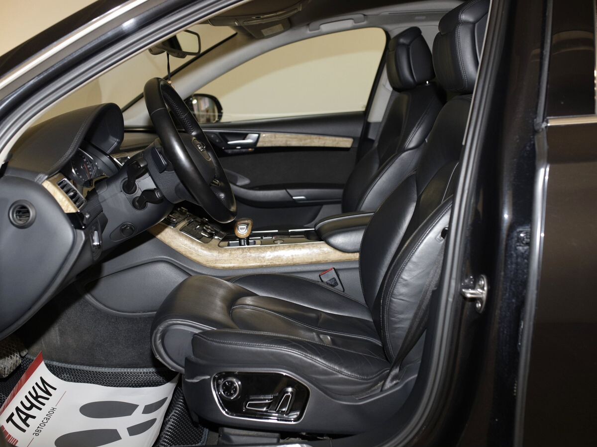 Audi A8 2012 - фото автомобиля