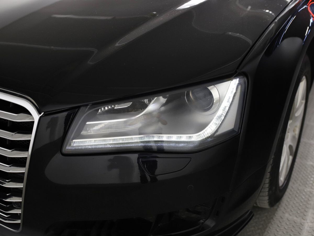 Audi A8 2012 - фото автомобиля