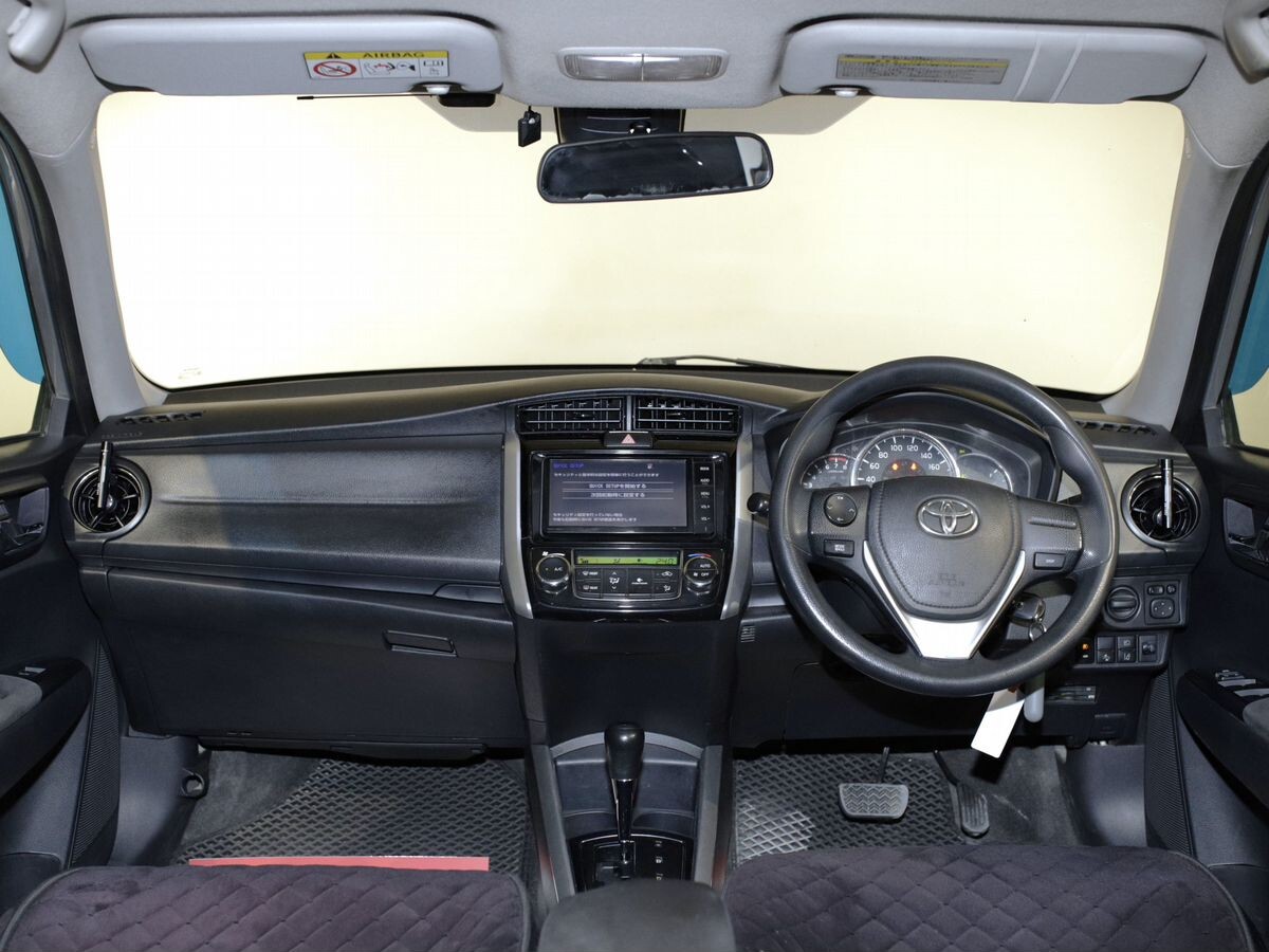 Toyota Corolla Fielder 2015 - фото автомобиля
