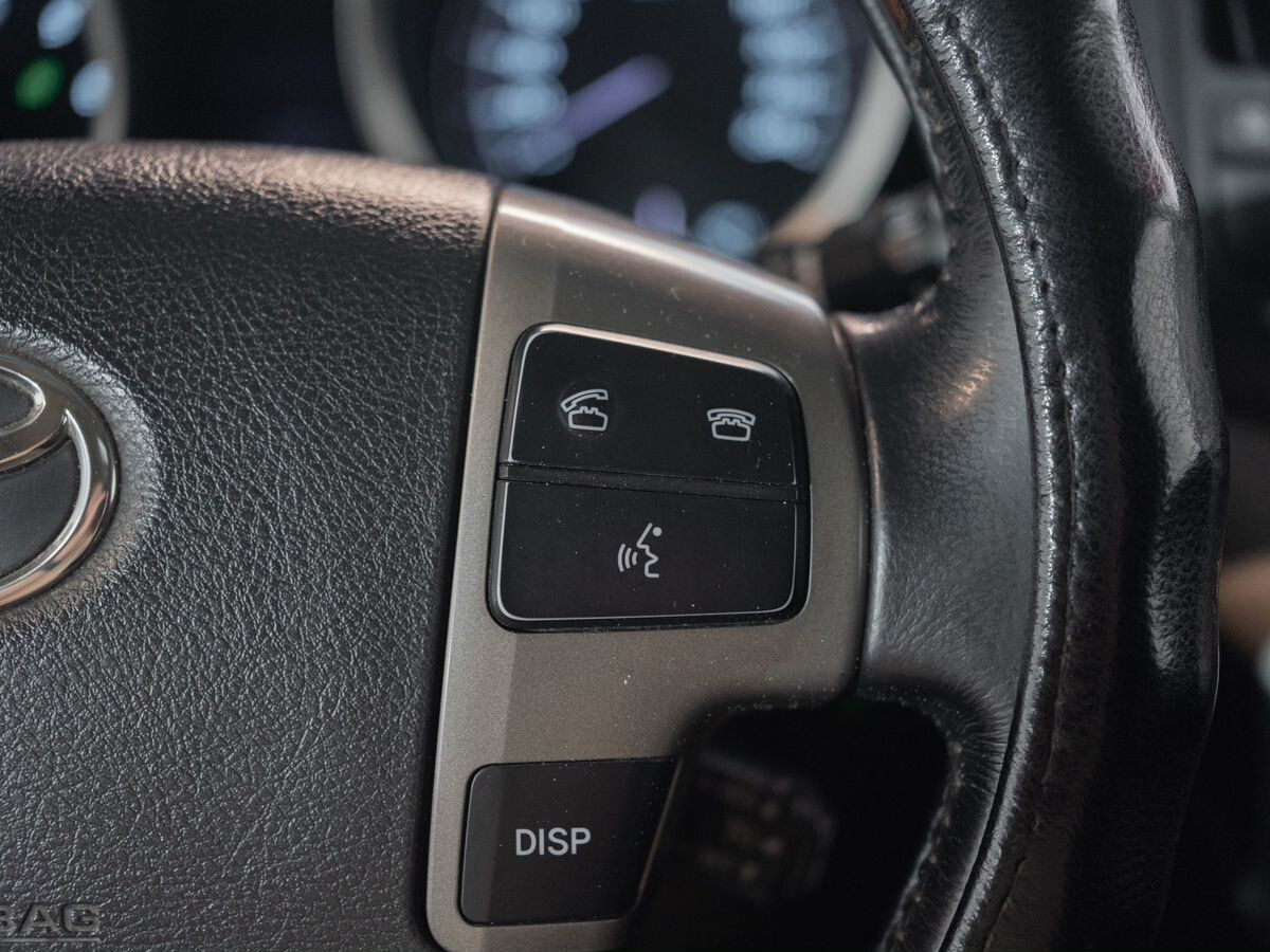 Toyota Land Cruiser 2011 - фото автомобиля