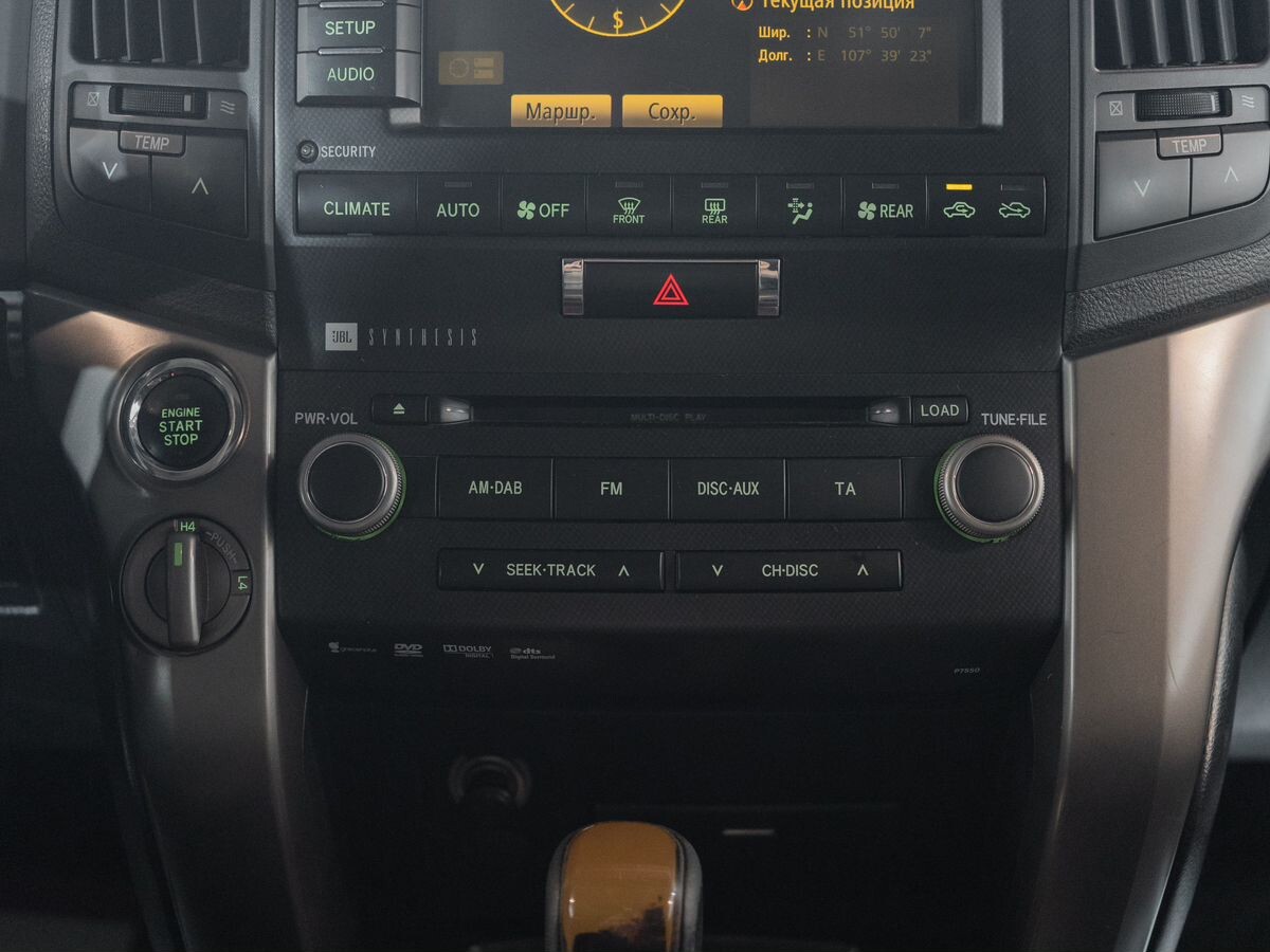 Toyota Land Cruiser 2011 - фото автомобиля