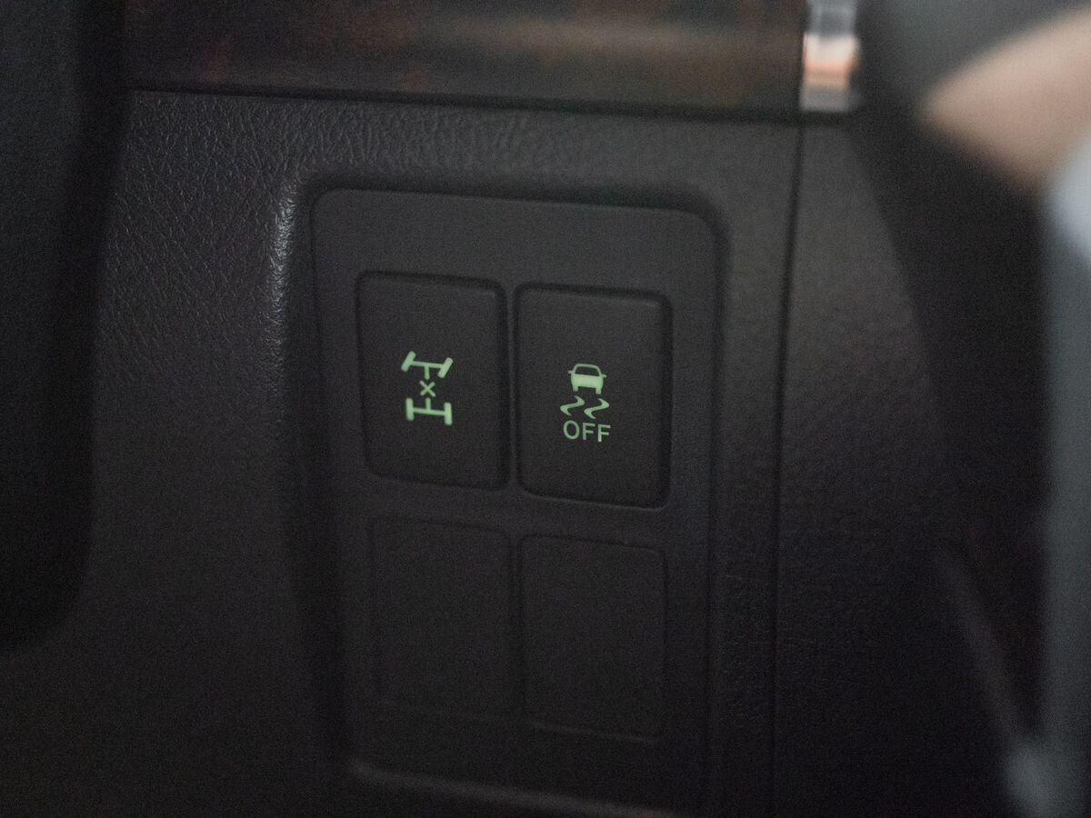 Toyota Land Cruiser 2011 - фото автомобиля