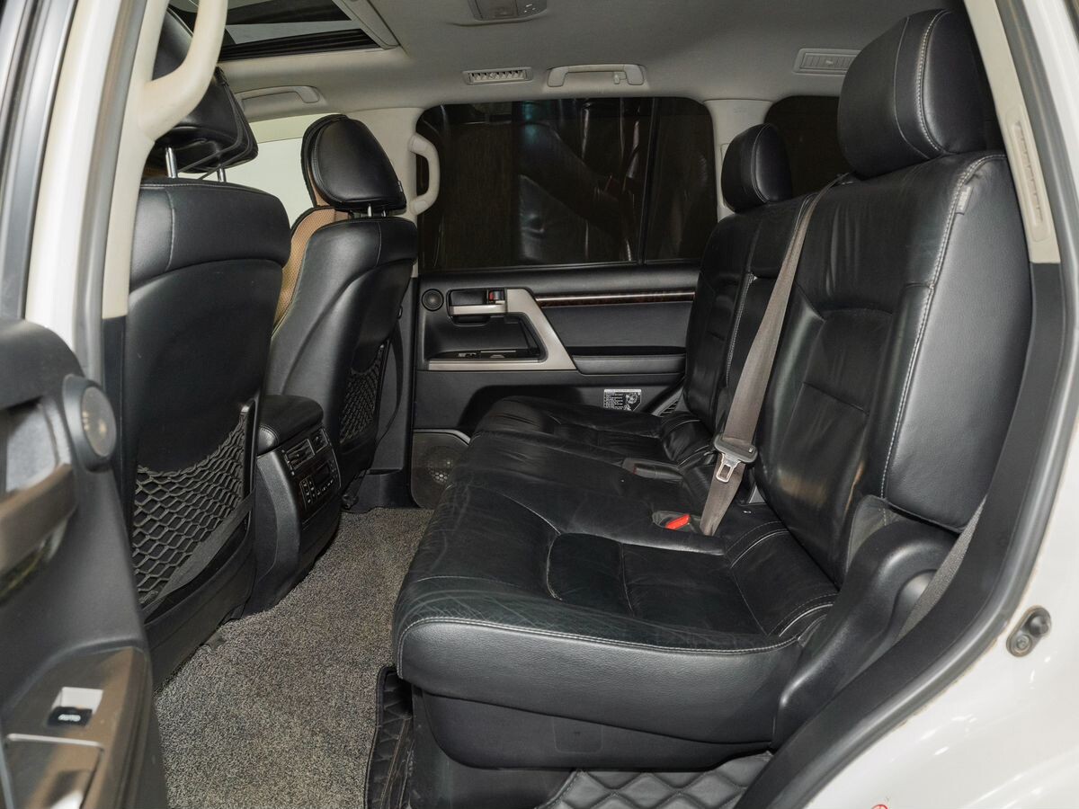 Toyota Land Cruiser 2011 - фото автомобиля