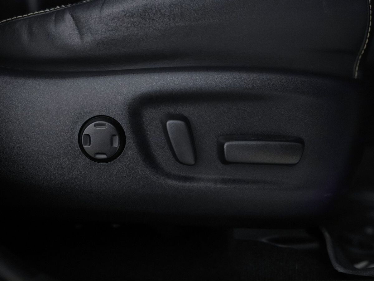 Toyota Harrier 2018 - фото автомобиля