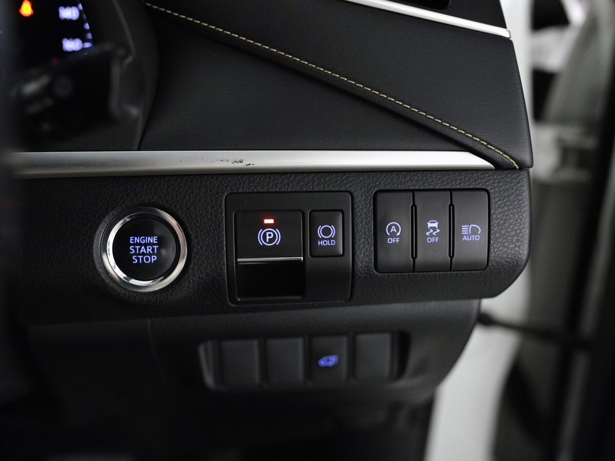 Toyota Harrier 2018 - фото автомобиля