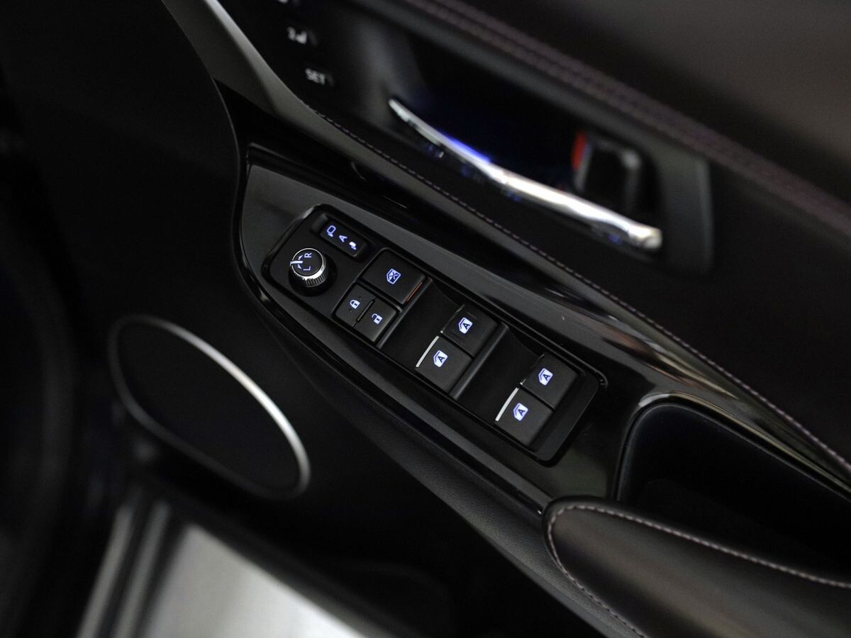Toyota Harrier 2015 - фото автомобиля