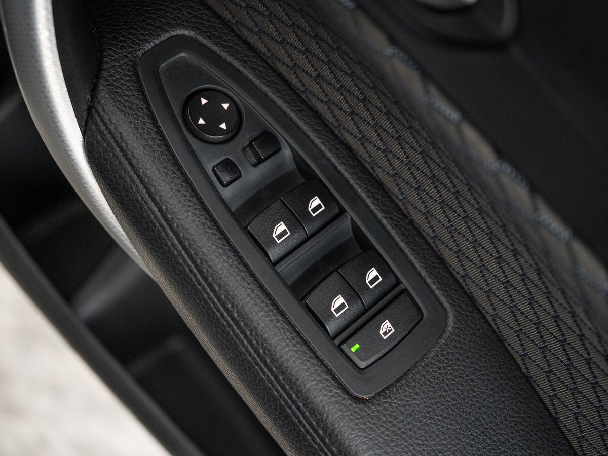 BMW 1-Series 2013 - фото автомобиля