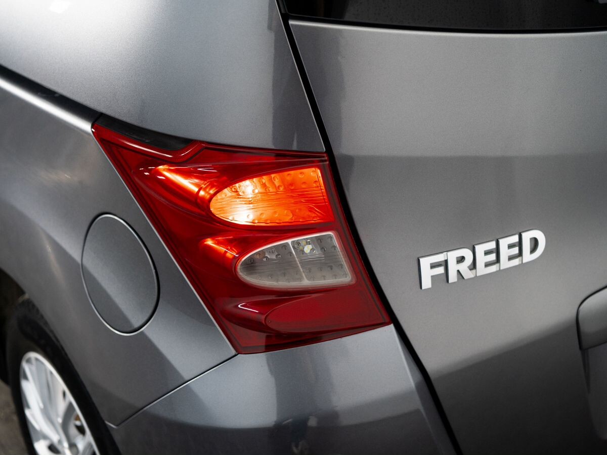 Honda Freed 2011 - фото автомобиля