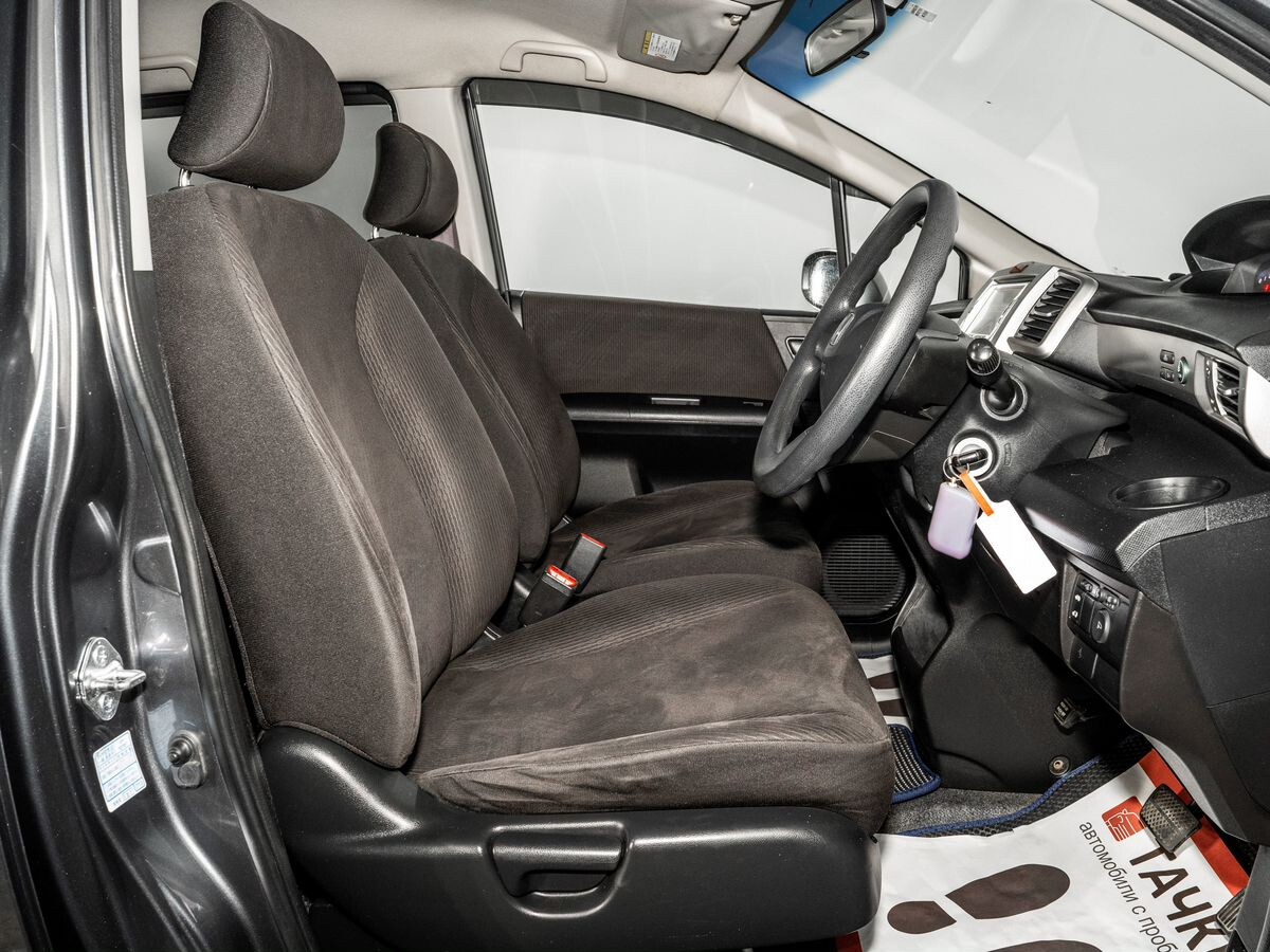 Honda Freed 2011 - фото автомобиля