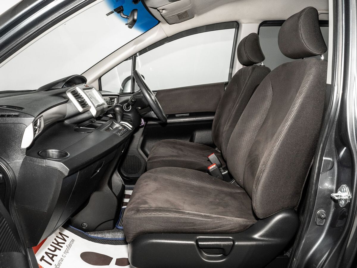 Honda Freed 2011 - фото автомобиля