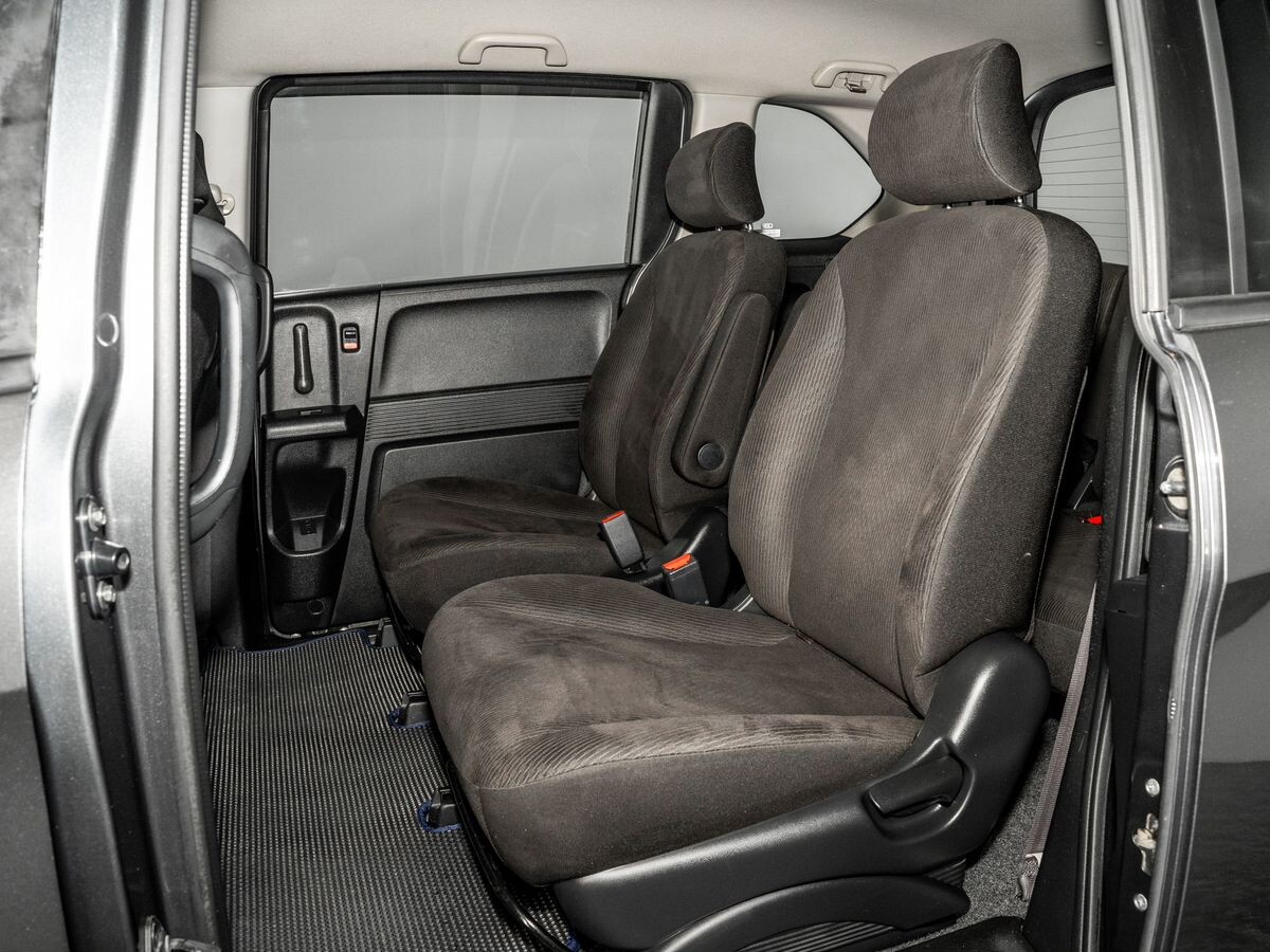 Honda Freed 2011 - фото автомобиля