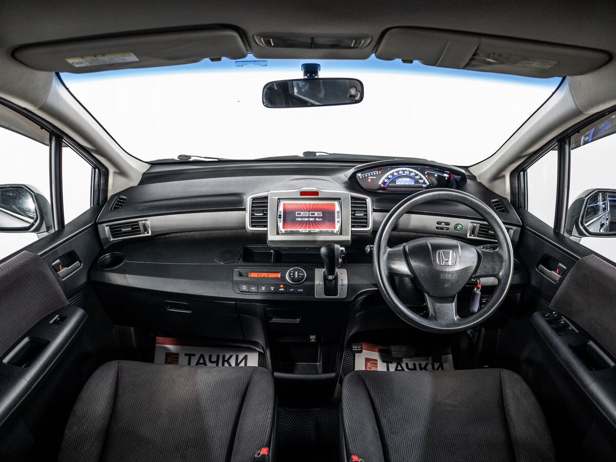 Honda Freed 2011 - фото автомобиля