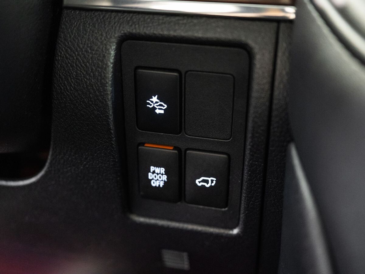 Toyota Land Cruiser 2016 - фото автомобиля