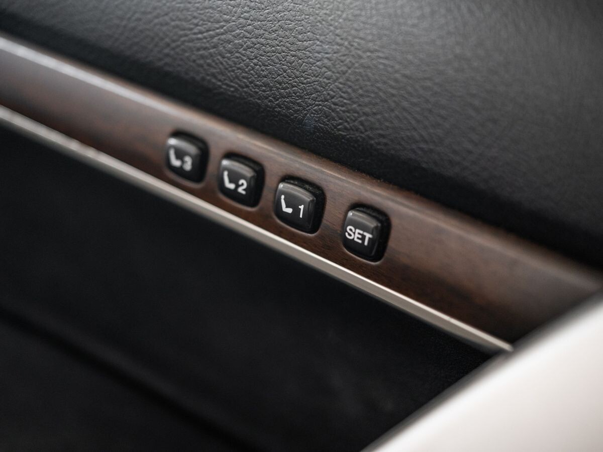 Toyota Land Cruiser 2016 - фото автомобиля