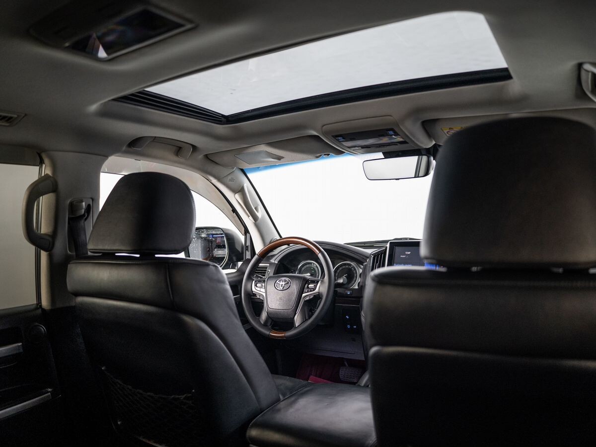Toyota Land Cruiser 2016 - фото автомобиля