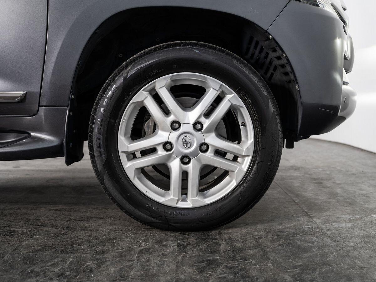 Toyota Land Cruiser 2016 - фото автомобиля