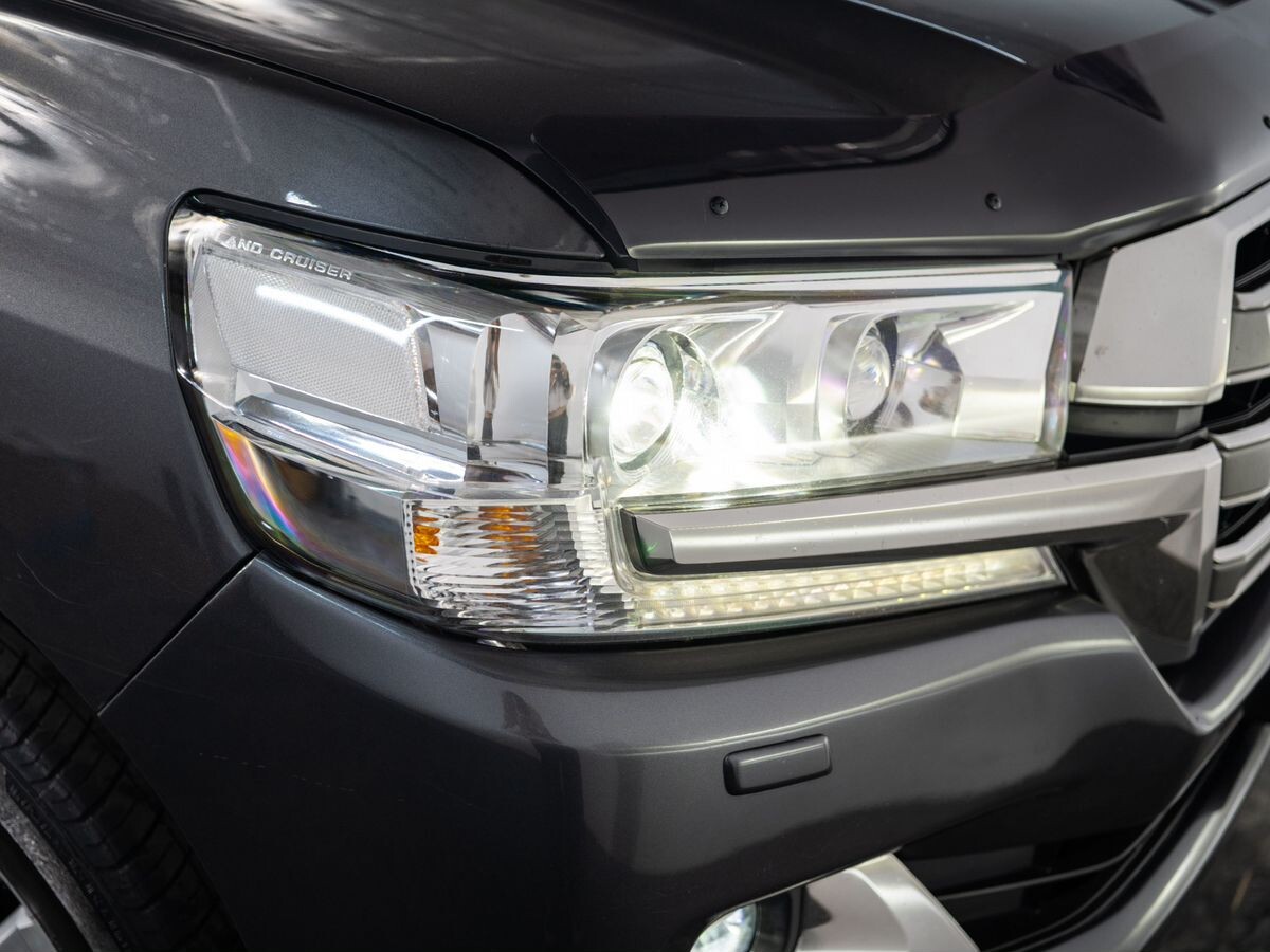 Toyota Land Cruiser 2016 - фото автомобиля