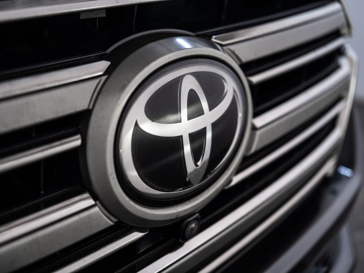 Toyota Land Cruiser 2016 - фото автомобиля