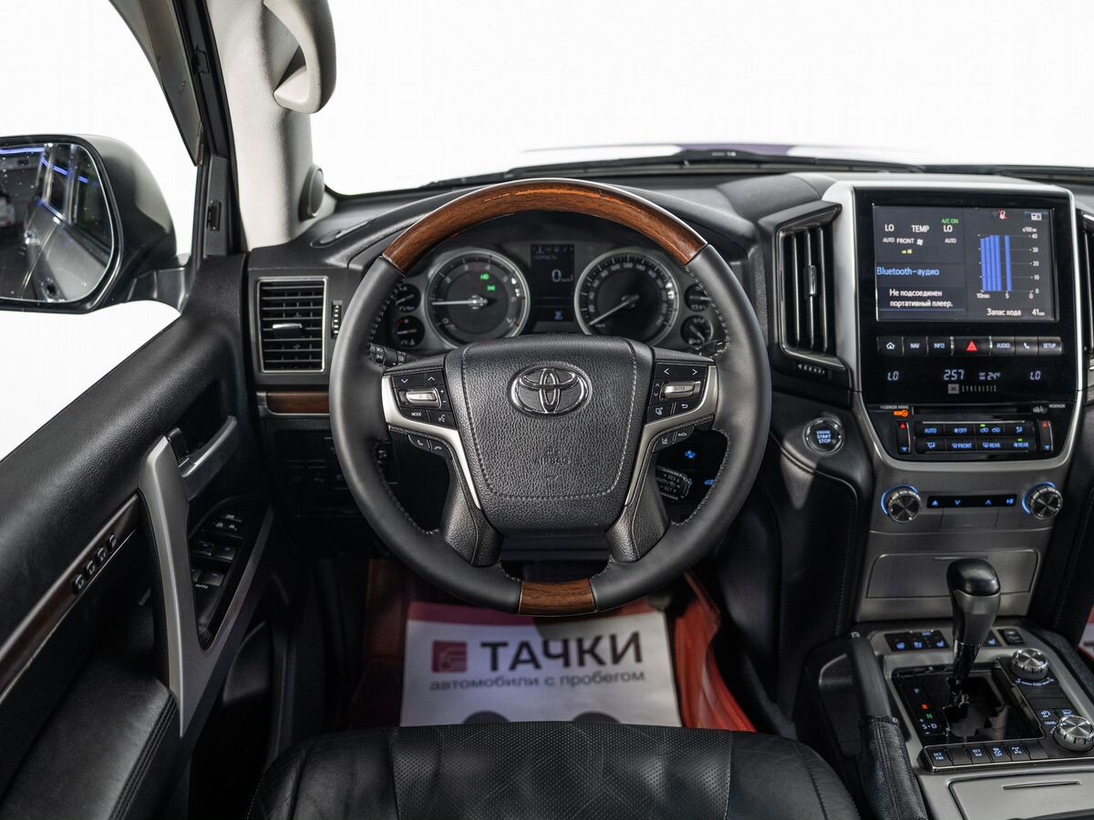 Toyota Land Cruiser 2016 - фото автомобиля