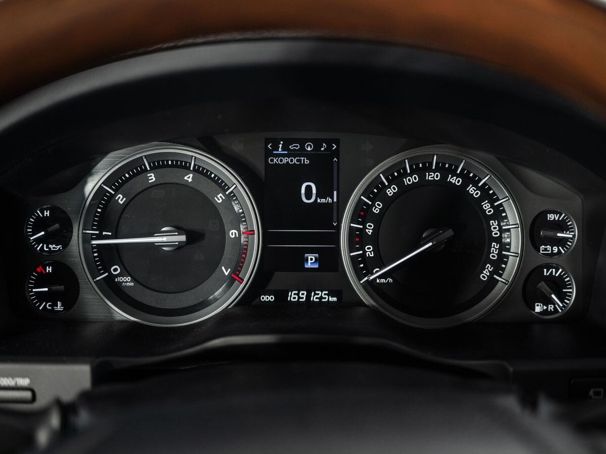 Toyota Land Cruiser 2016 - фото автомобиля