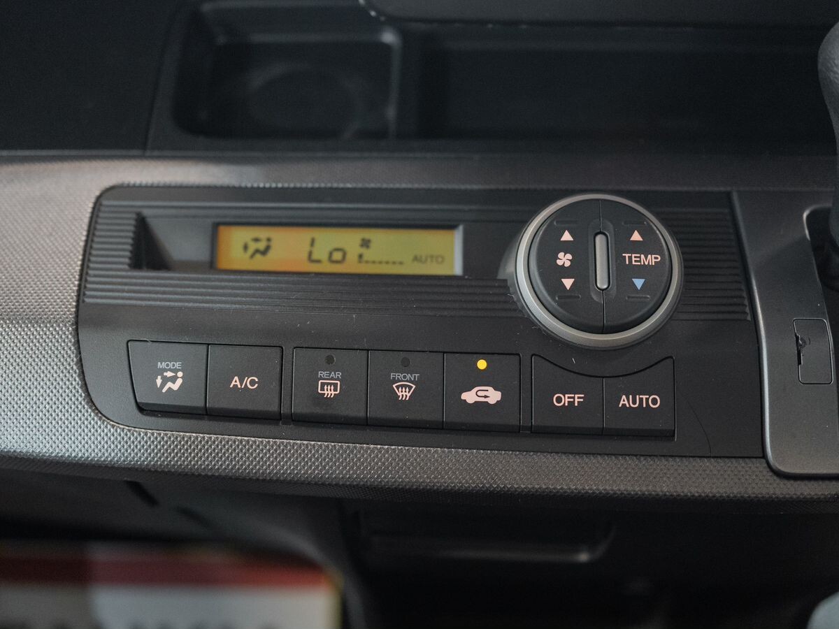 Honda Freed 2008 - фото автомобиля