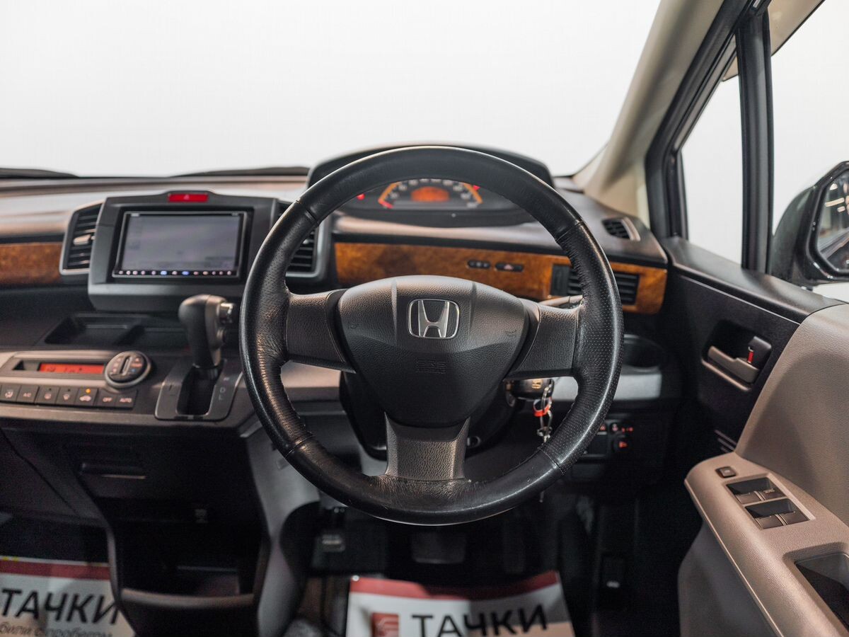 Honda Freed 2008 - фото автомобиля