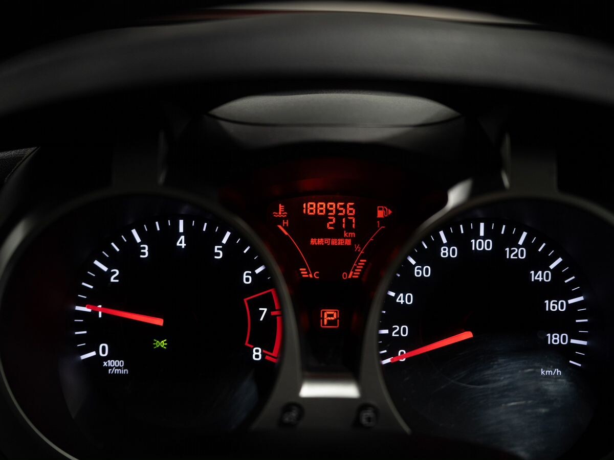 Nissan Juke 2010 - фото автомобиля