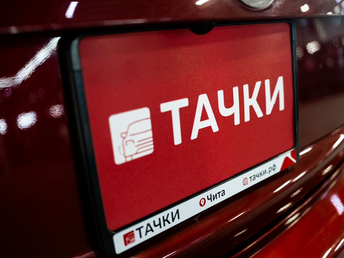 Nissan Juke 2010 - фото автомобиля