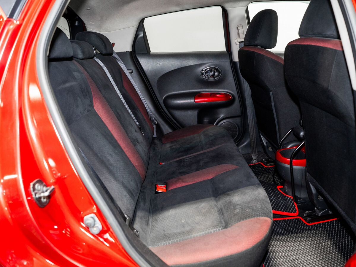Nissan Juke 2010 - фото автомобиля