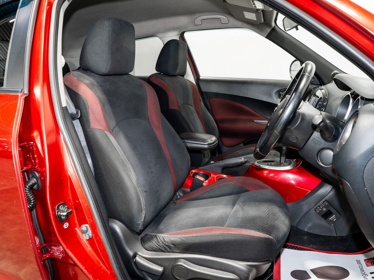 Nissan Juke 2010 - фото автомобиля