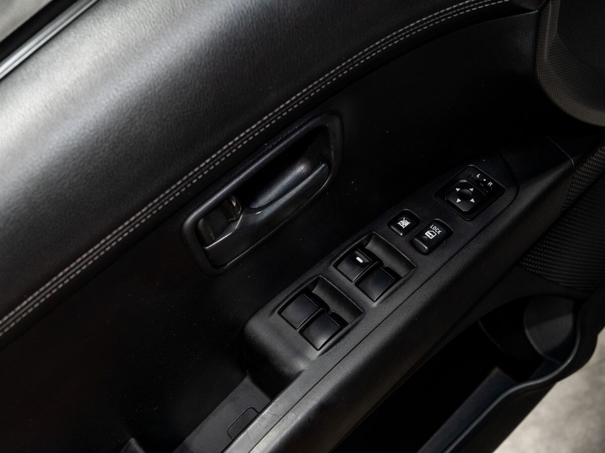 Mitsubishi Outlander 2010 - фото автомобиля