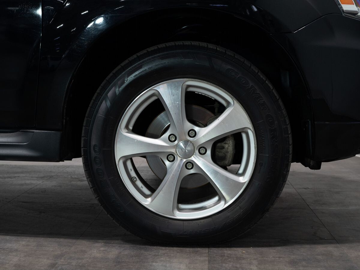 Mitsubishi Outlander 2010 - фото автомобиля