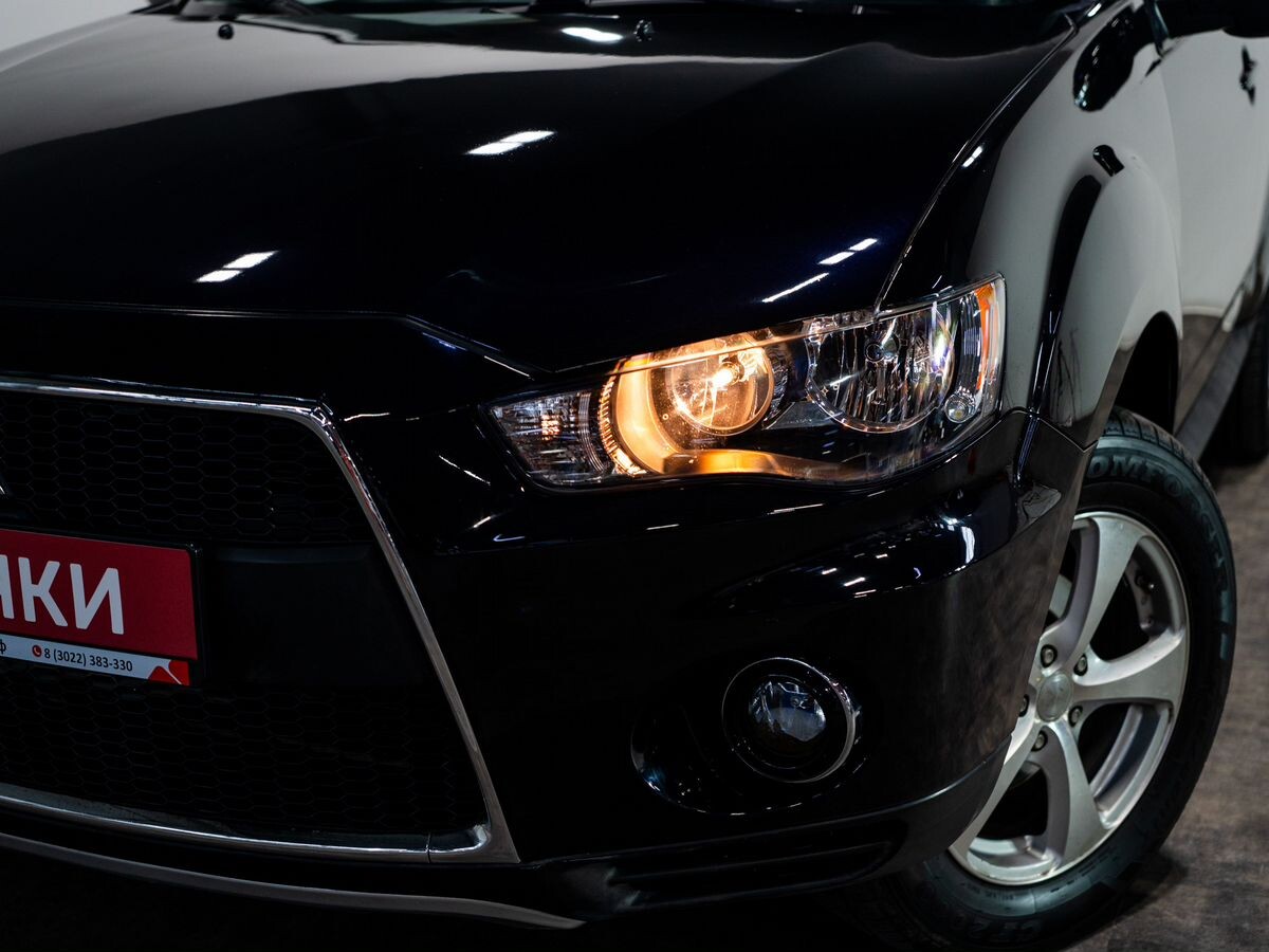 Mitsubishi Outlander 2010 - фото автомобиля