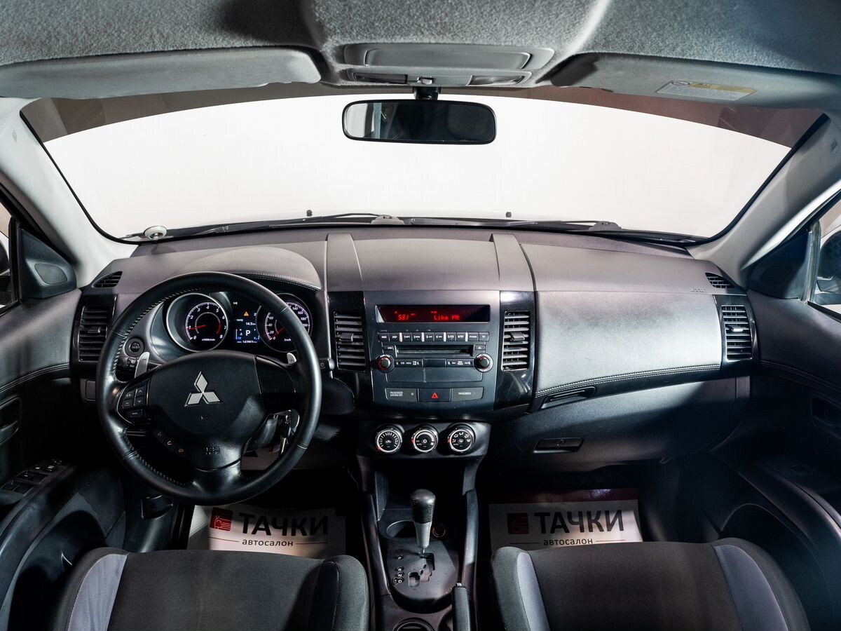 Mitsubishi Outlander 2010 - фото автомобиля