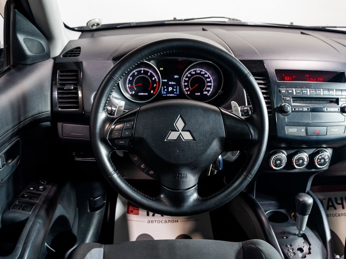 Mitsubishi Outlander 2010 - фото автомобиля