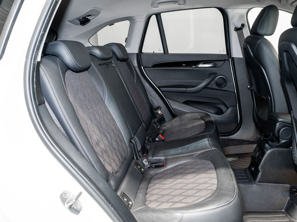 BMW X1 2016 - фото автомобиля