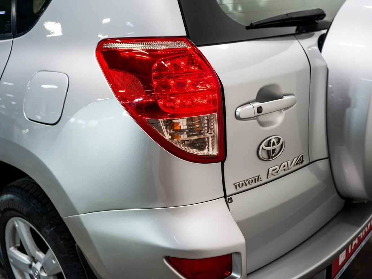 Toyota RAV4 2008 - фото автомобиля