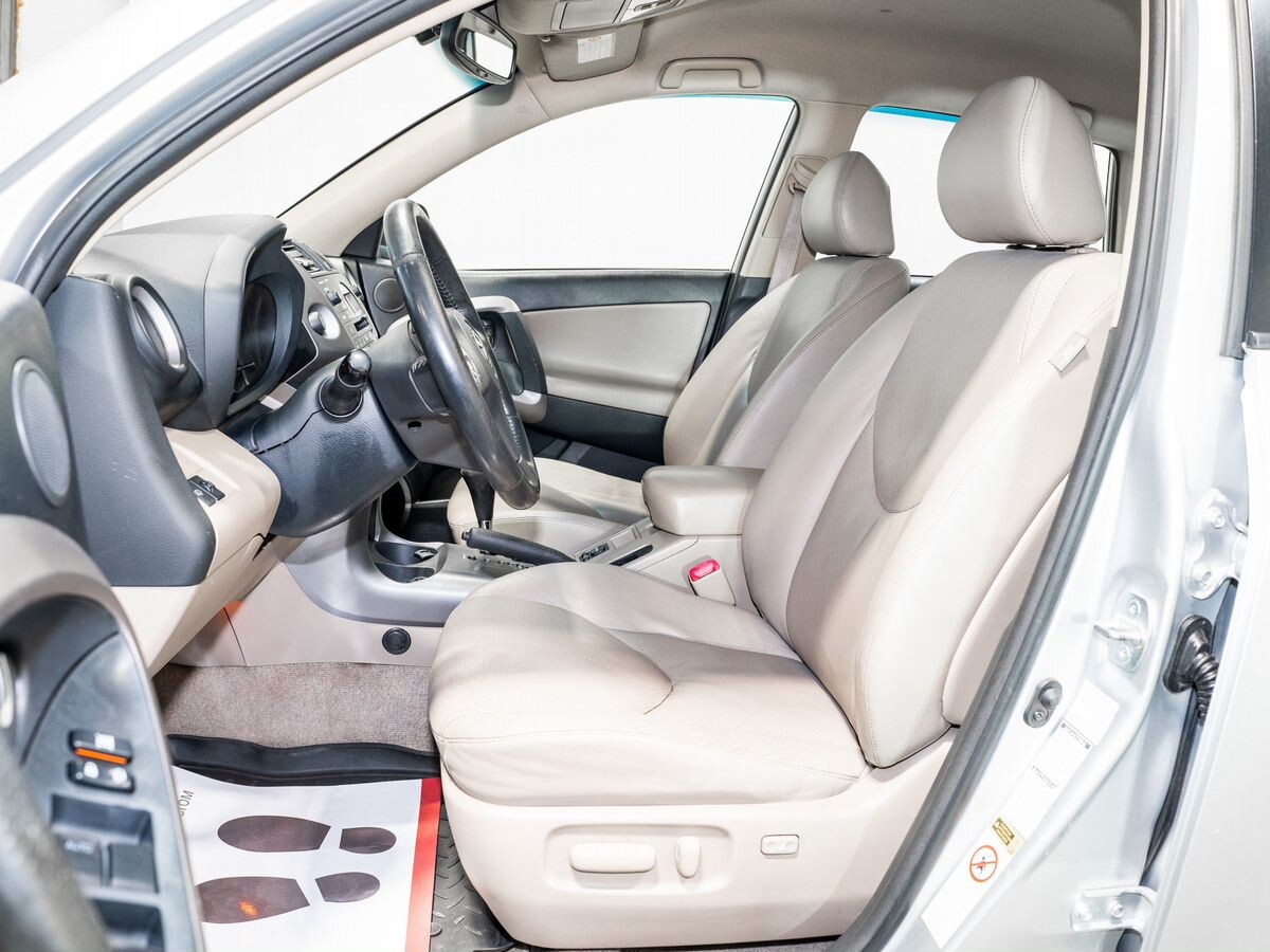Toyota RAV4 2008 - фото автомобиля