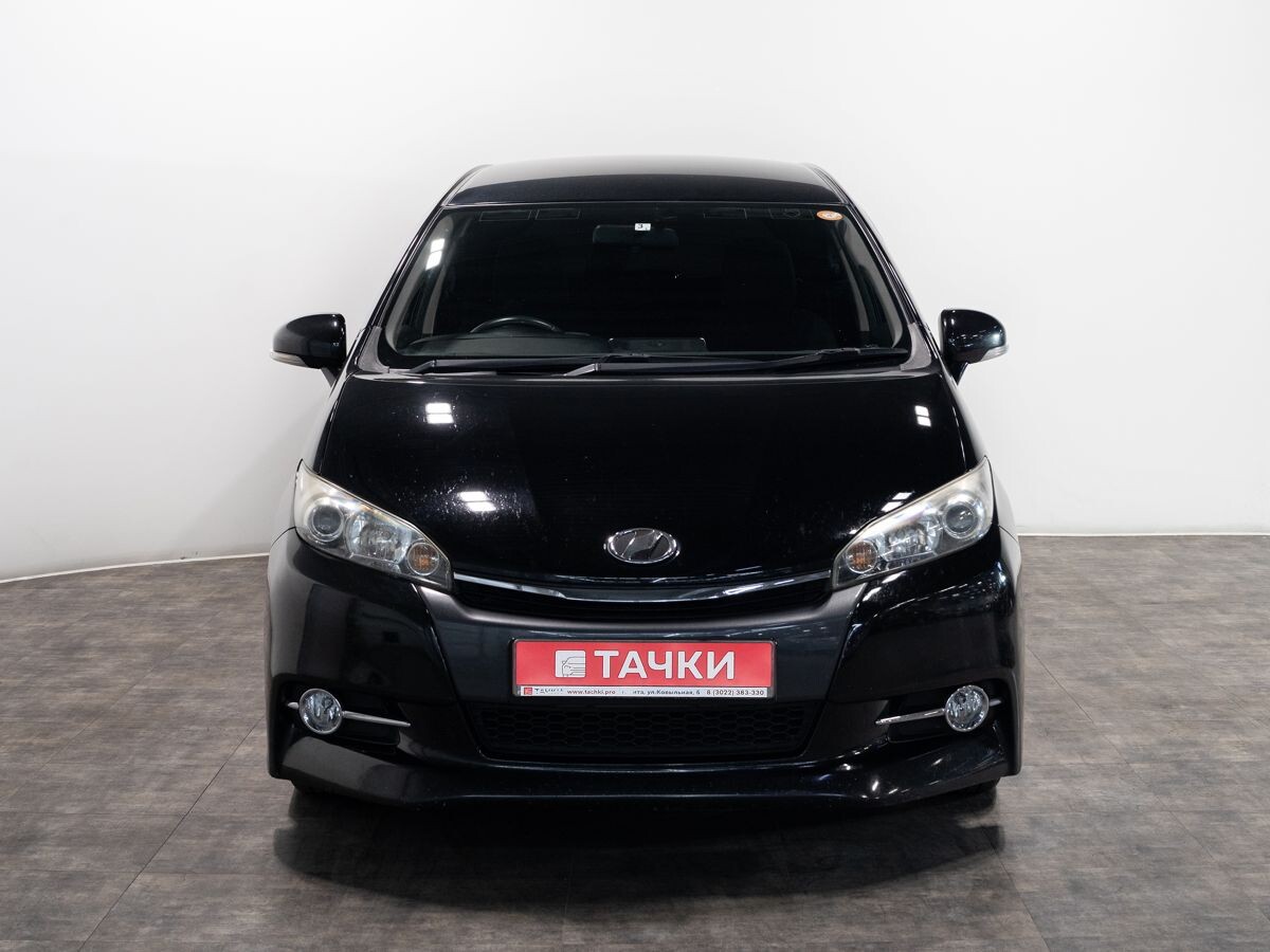 Toyota Wish 2012 - фото автомобиля